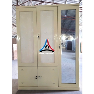 Tủ quần áo 5 cánh thường có gương